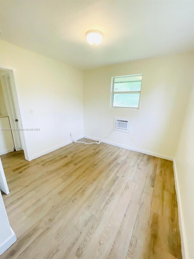 Building Photo - 26427 SW 139th Ave