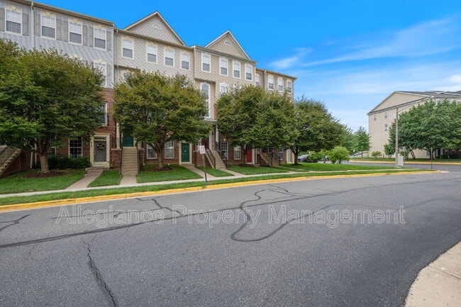 Building Photo - 15555 John Diskin Cir