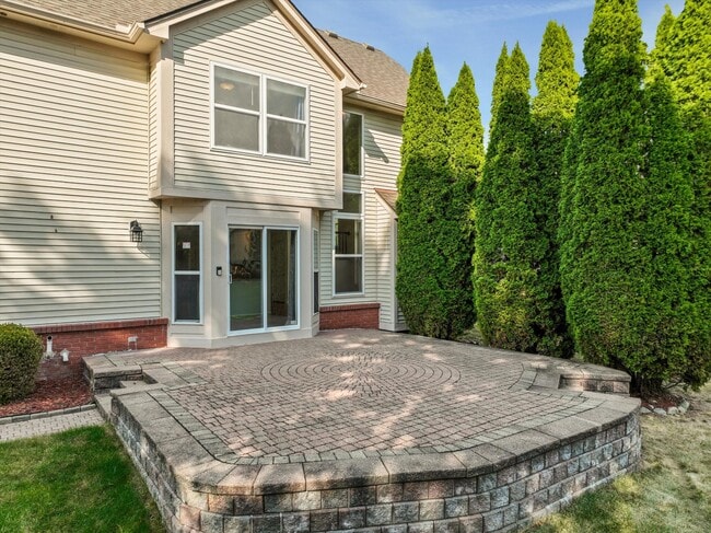 Building Photo - 2741 Blue Heron Ln