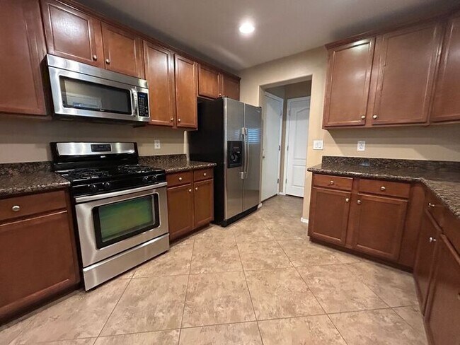 Building Photo - 2251 S Ponderosa Dr