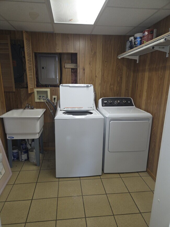 Building Photo - "Spacious 4-Bedroom Gem with Finished Basement in Walkersville - Ideal Family Living!"