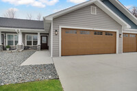 Building Photo - 119 Eiche Dr