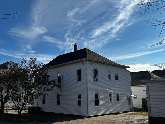 Building Photo - 34 Rutland St