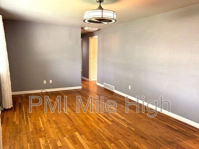 Building Photo - 6020 Kline St