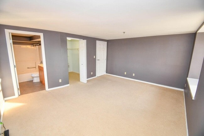 Building Photo - 270 E Highland Ave