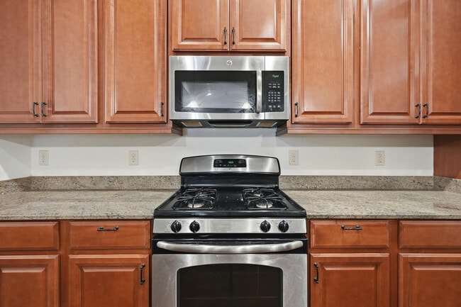 Building Photo - 1705 19th St