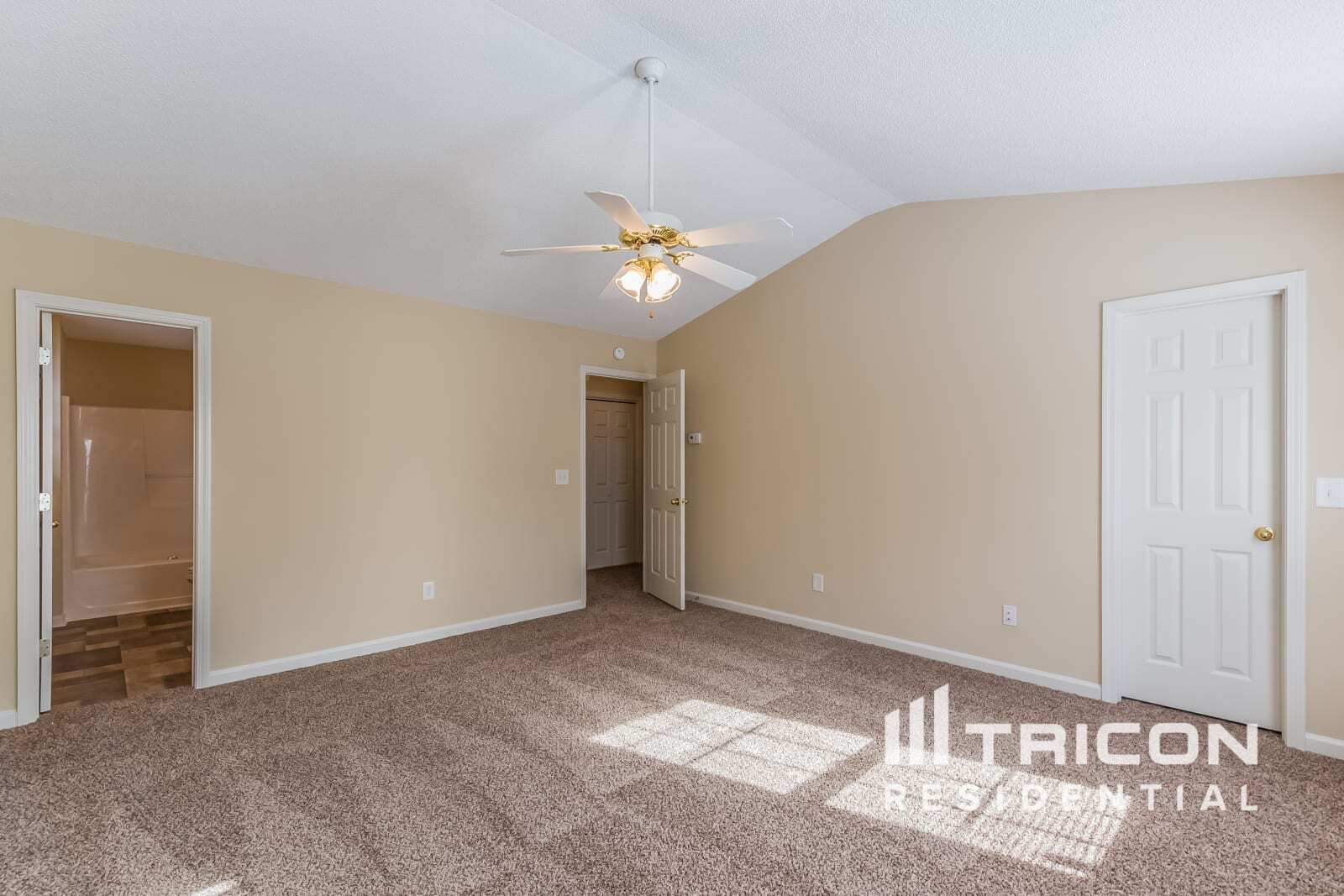 Building Photo - 112 Bainbridge Ct