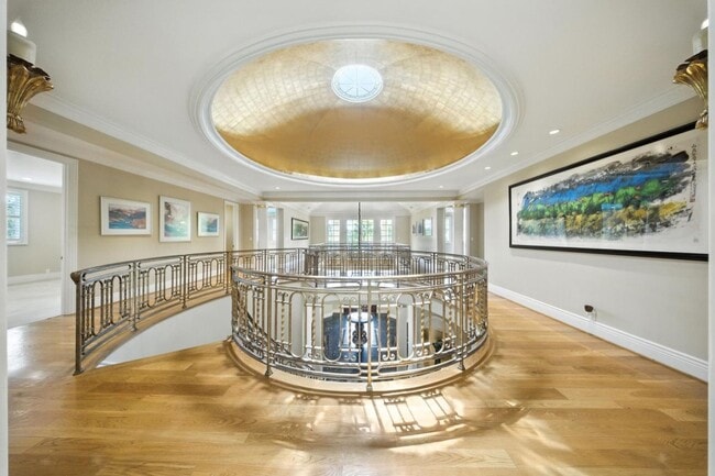 Building Photo - 90 Broadacres Rd