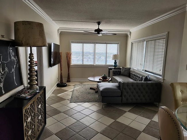 Building Photo - 355 S Broadway