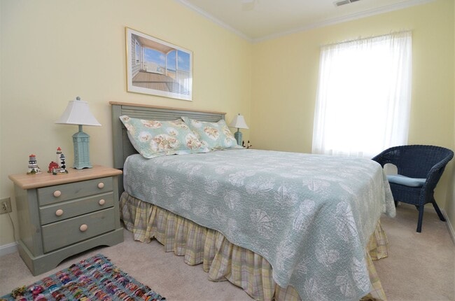 Building Photo - 3 BR, 2.5 BA Versailles Townhouse - Pet Friendly, Bike to Beach