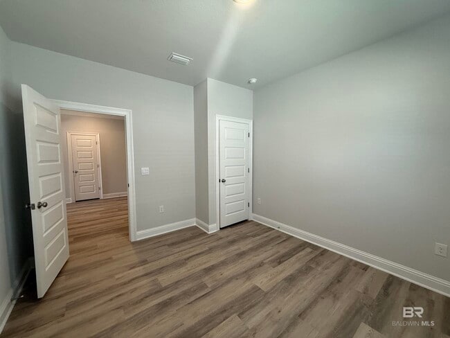 Building Photo - 429 Parkerman Ave
