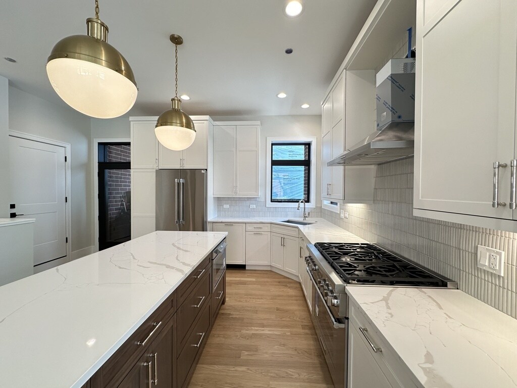 Building Photo - 1757 W Le Moyne St