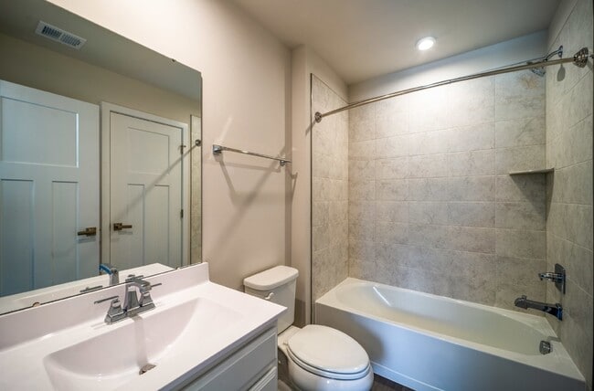 Building Photo - 14064 Sunrise Valley Dr