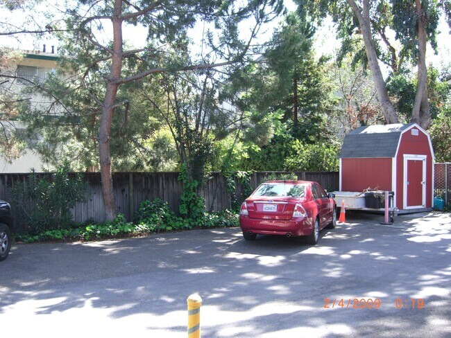 additional parking behind building - 3788 Bertini Ct