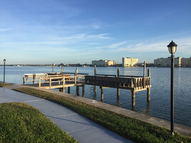 Building Photo - 345 Medallion Blvd