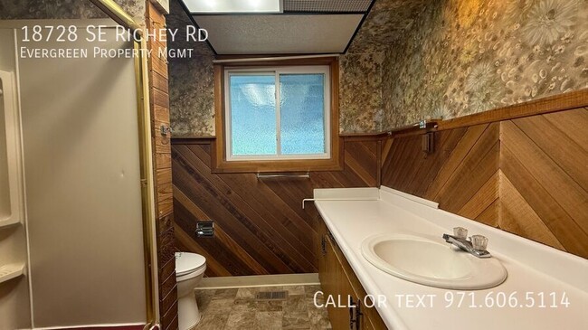 Building Photo - 18728 SE Richey Rd