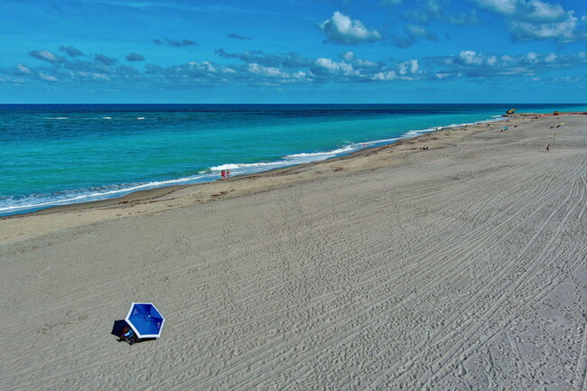 Building Photo - 1405 Ocean Dunes Cir