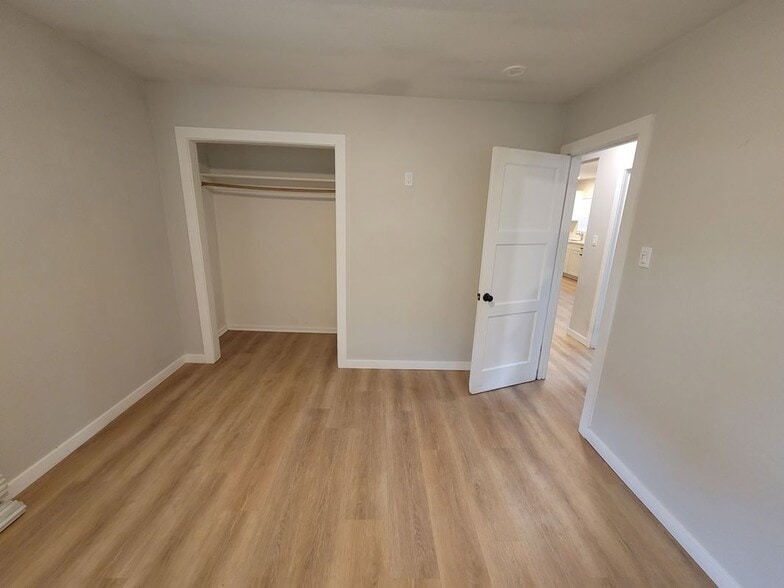 Building Photo - 380 Yolanda Ave