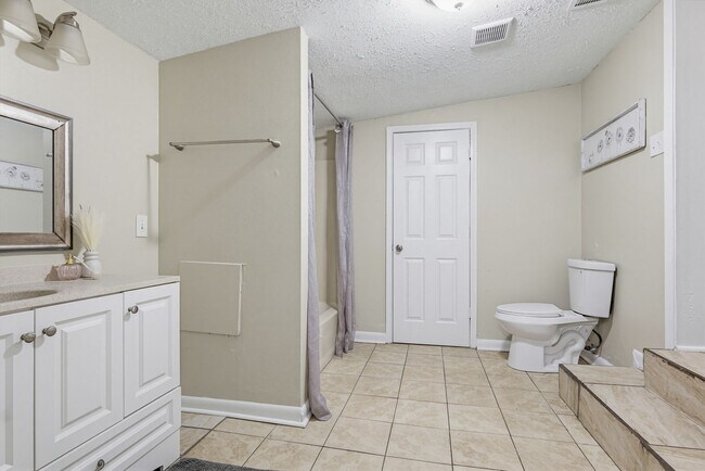 Building Photo - 1095 Texas Pkwy