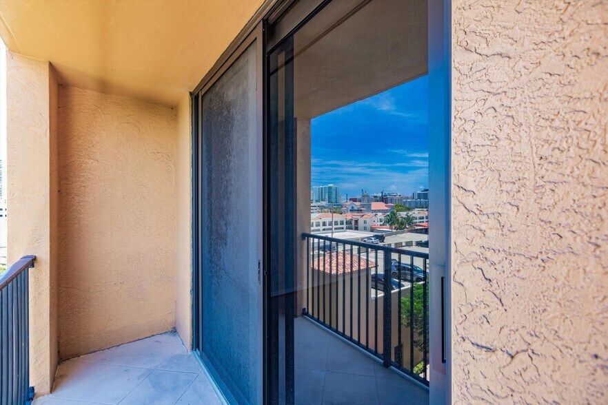 Building Photo - 651 Okeechobee Blvd