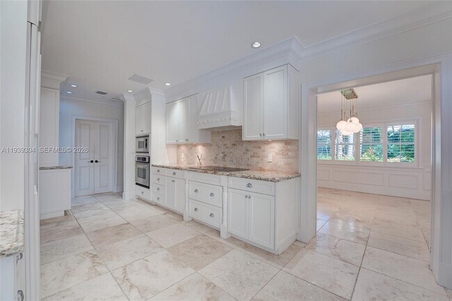 Building Photo - 10640 SW 61st Ave