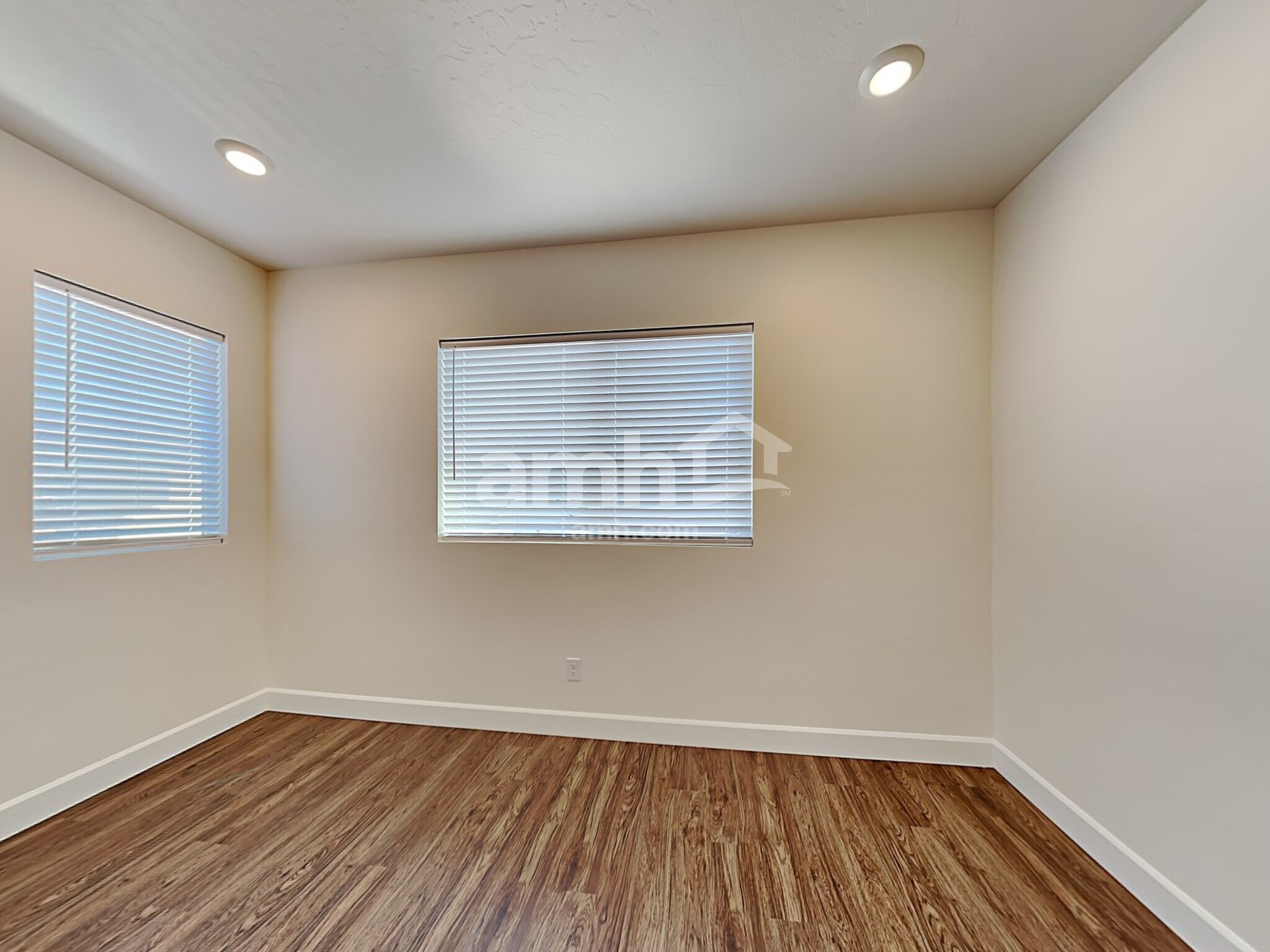 Building Photo - 2010 N Oconner Ave