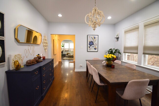 Building Photo - 4947 W Parker Ave