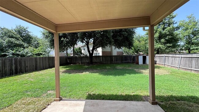 Building Photo - 2211 Bent Bow Dr