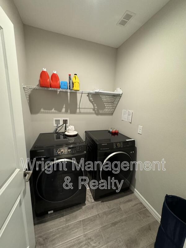 Building Photo - 13823 Rangeland Blvd