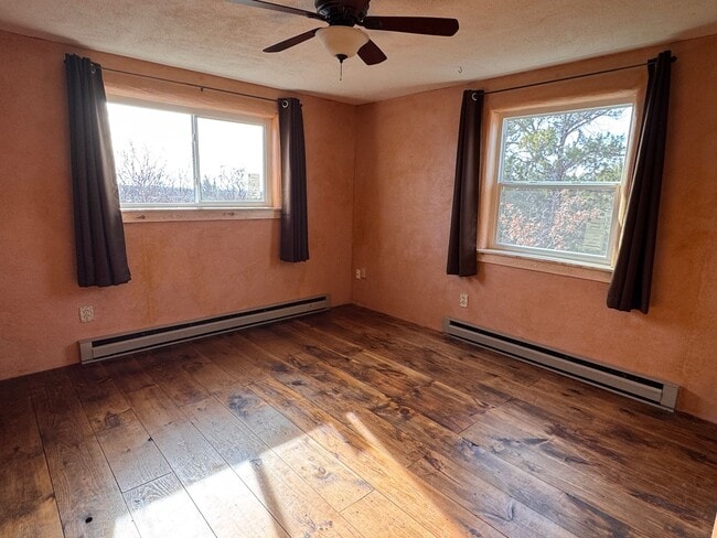 Building Photo - 2 Bedroom, 1 Bathroom Duplex in Santa Fe, NM