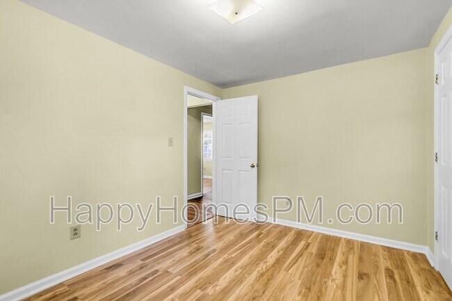 Building Photo - 2113 Taylor St