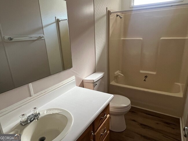 Building Photo - 727 W 3rd St