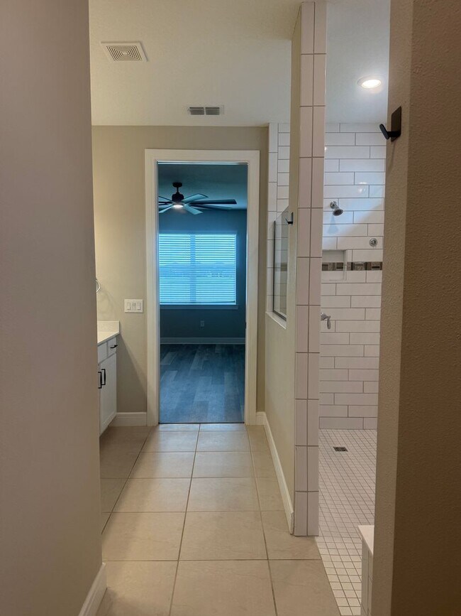 Building Photo - Lakeview Living with Bonus Flex Space & Resort-Style Amenities