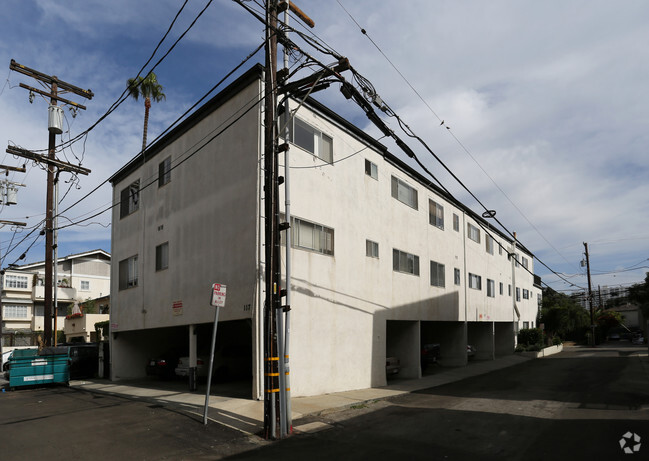 Building Photo - STRA117