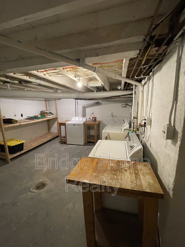 Building Photo - 107 Shoup St