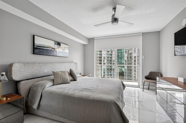 Building Photo - 300 Sunny Isles Blvd