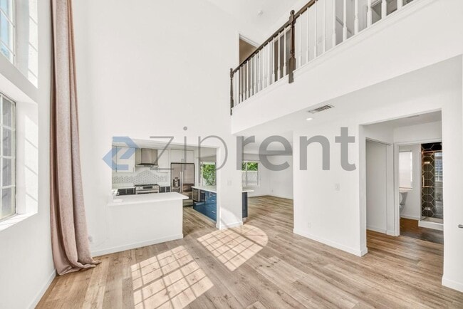 Building Photo - 2481 S Bundy Dr