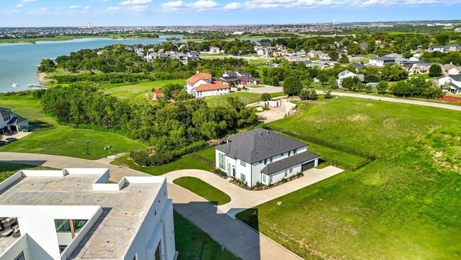 Building Photo - 7281 Waters Edge Dr