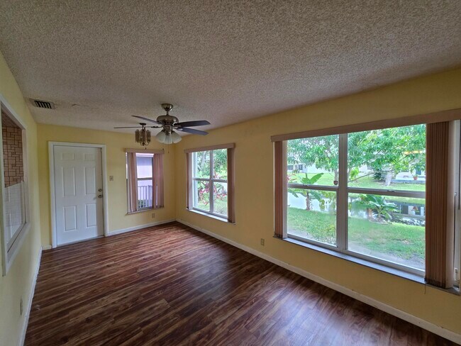 Building Photo - 7195 NW 9th Ct