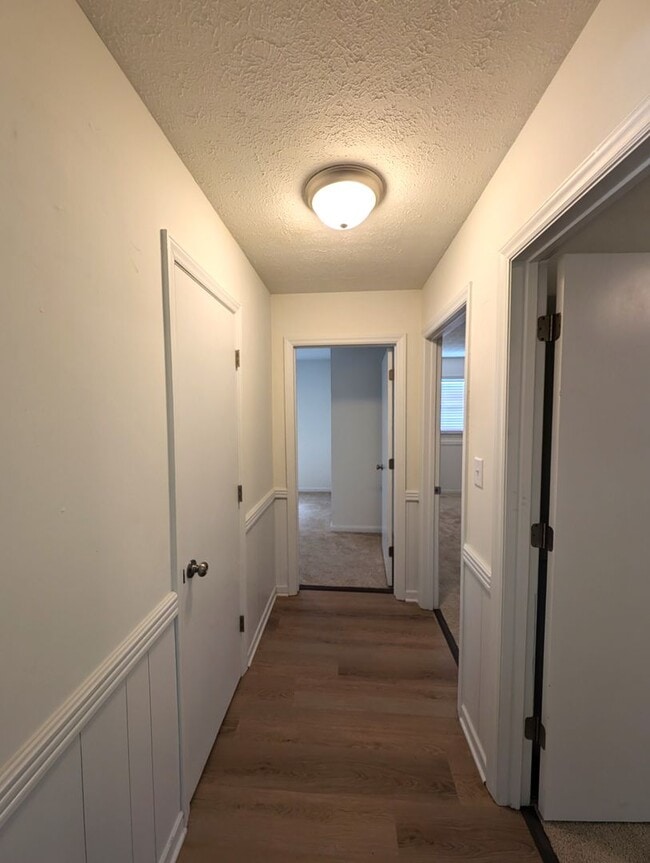 Building Photo - CherryVille Downtown, 3 bedroom, 100% Upgraded.