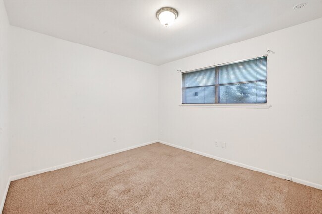 Building Photo - 5422 Spellman Rd