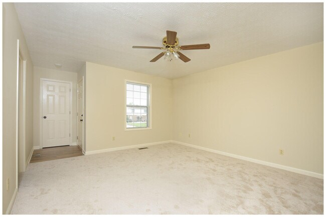 Building Photo - 107 Oakmont Ln