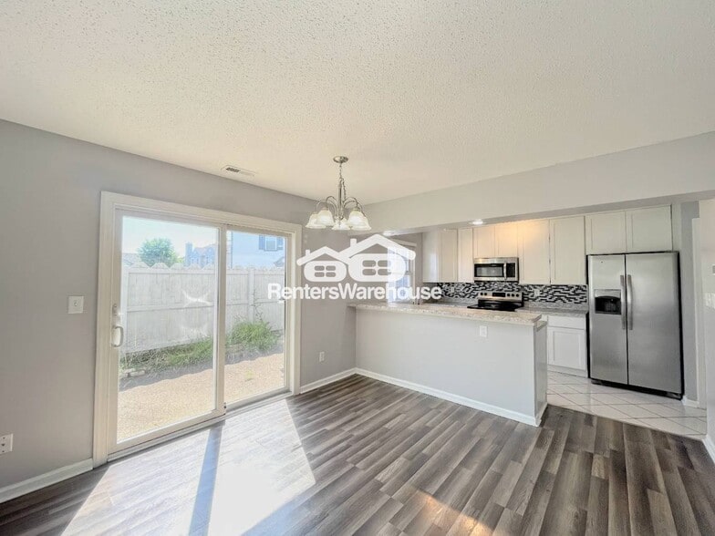 Building Photo - 651 Ridge Cir