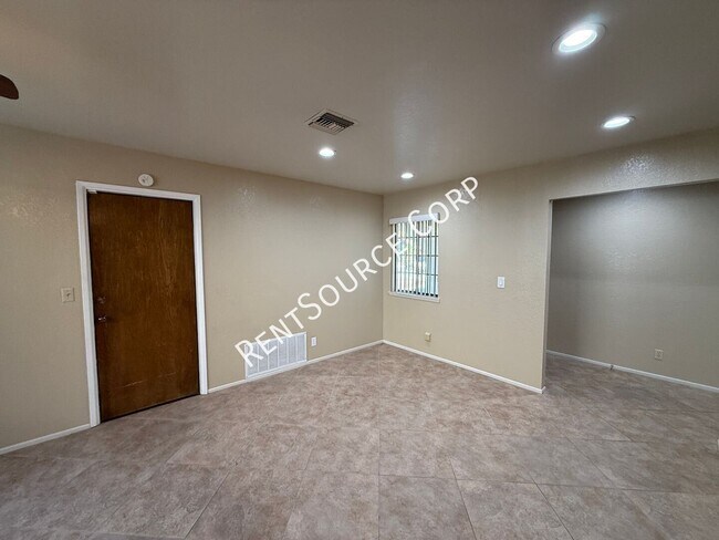 Building Photo - 44861 Laszlo St