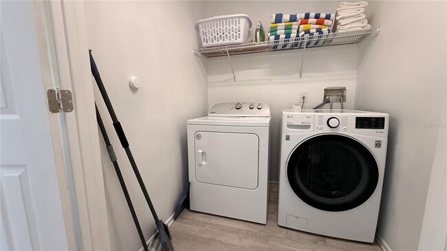 Building Photo - 605 Rochester Loop