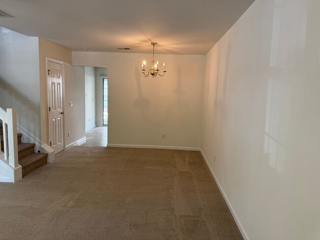 Building Photo - Townhouse in Townes at Buckwalter