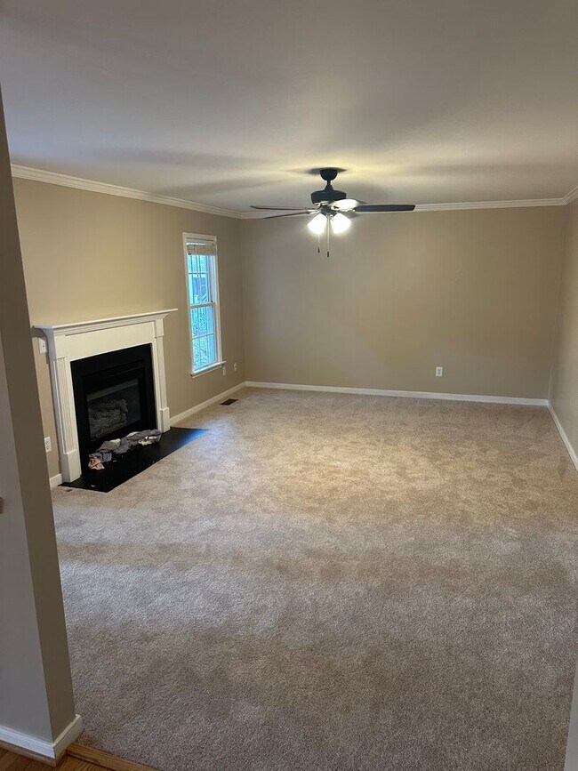 Building Photo - 3000 Sandy Bluff Pl