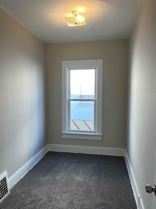 Building Photo - 1629 S Memorial Dr