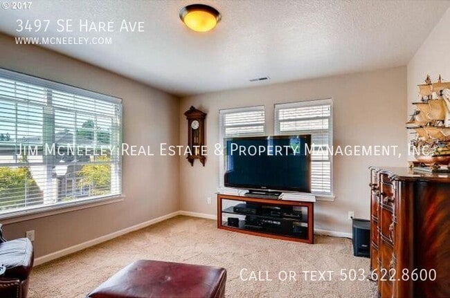 Building Photo - 3497 SE Hare Ave