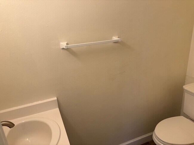 Building Photo - 724 SW 68th Terrace